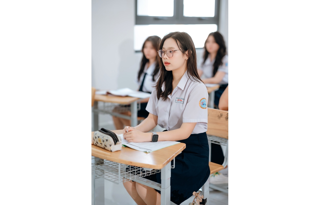 Chụp Ảnh Quảng Cáo Trường THPT Việt Âu