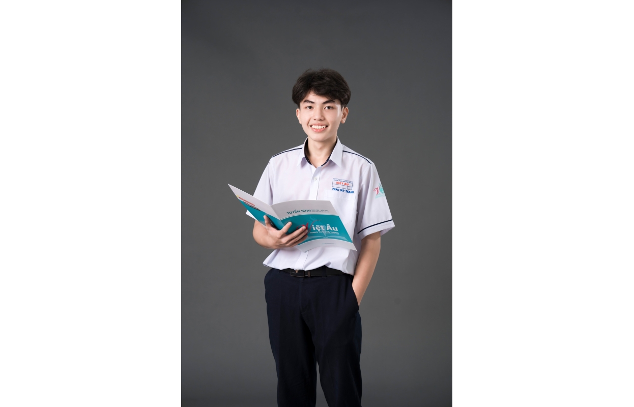 Chụp Ảnh Quảng Cáo Trường THPT Việt Âu