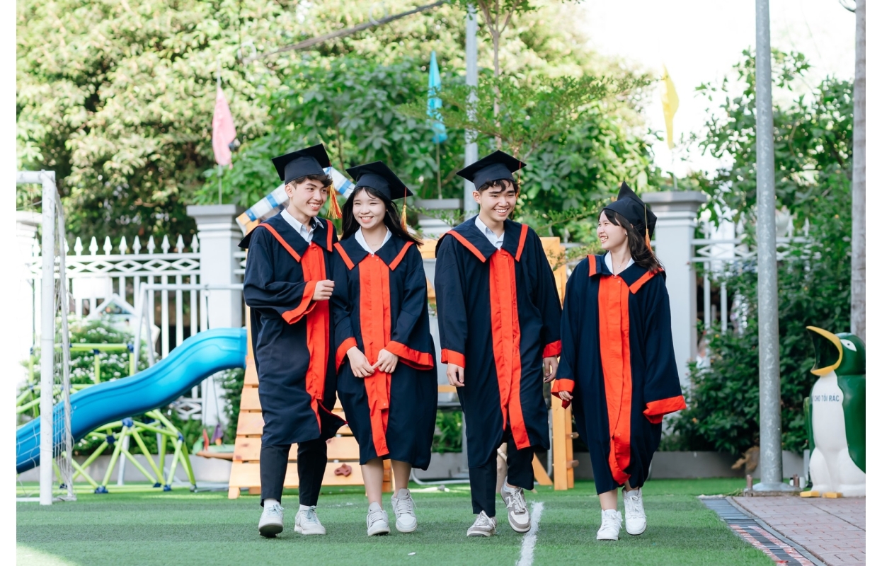 Chụp Ảnh Quảng Cáo Trường THPT Việt Âu