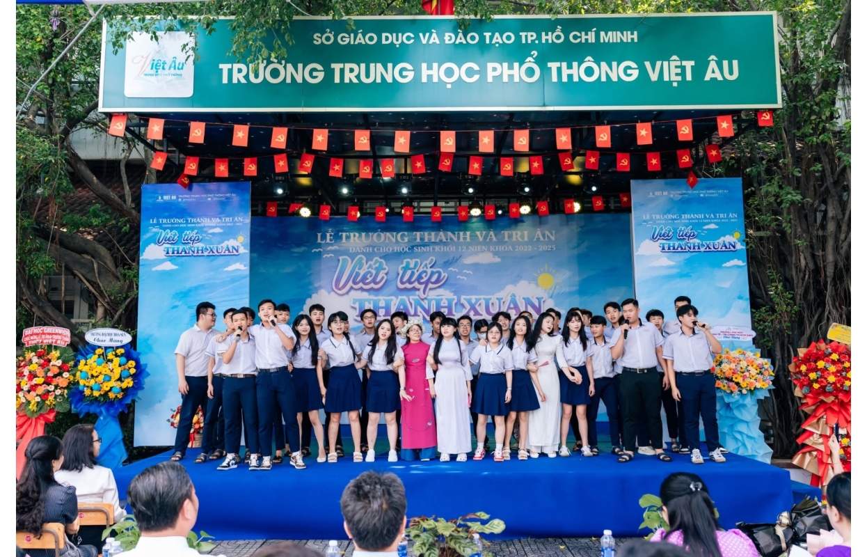 Lễ Trưởng Thành và Tri Ân Trường THPT Việt Âu - "Viết Tiếp Thanh Xuân"