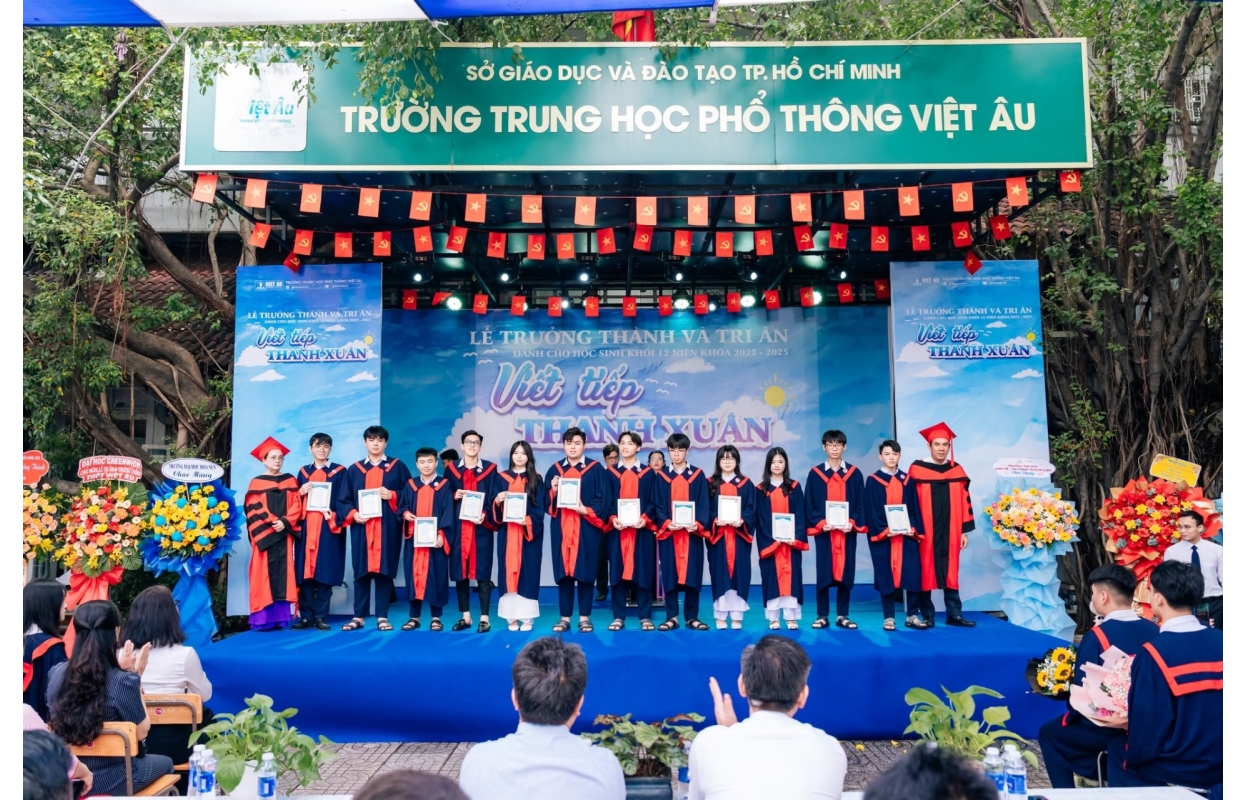 Lễ Trưởng Thành và Tri Ân Trường THPT Việt Âu - "Viết Tiếp Thanh Xuân"
