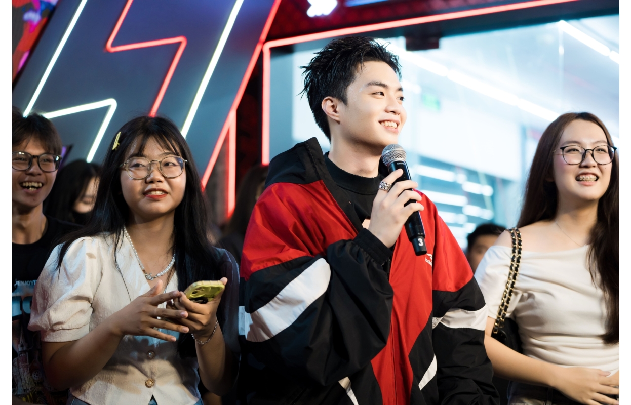 Hiếu Thứ 2 Tại Sự Kiện STING